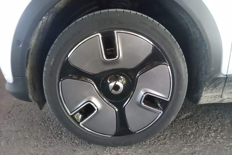 Used smart #1 2022 Premium Edition Left Front Wheel Hub