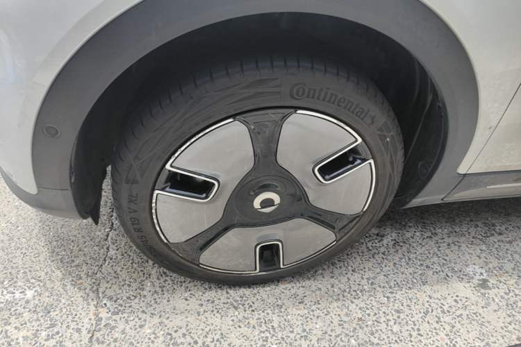 Used smart #1 2022 Premium Edition Left Front Wheel Hub