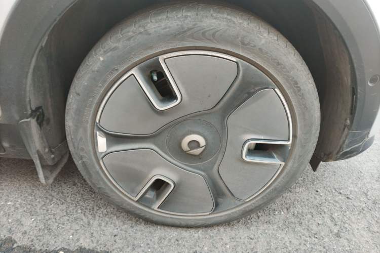Used smart #1 2022 Premium Edition Right Front Wheel Hub