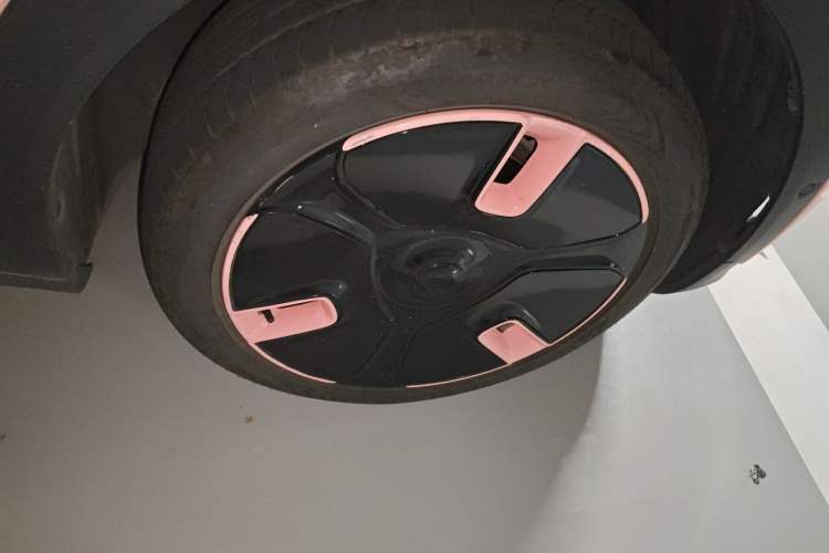 Used smart #1 2022 Premium Edition Right Front Wheel Hub