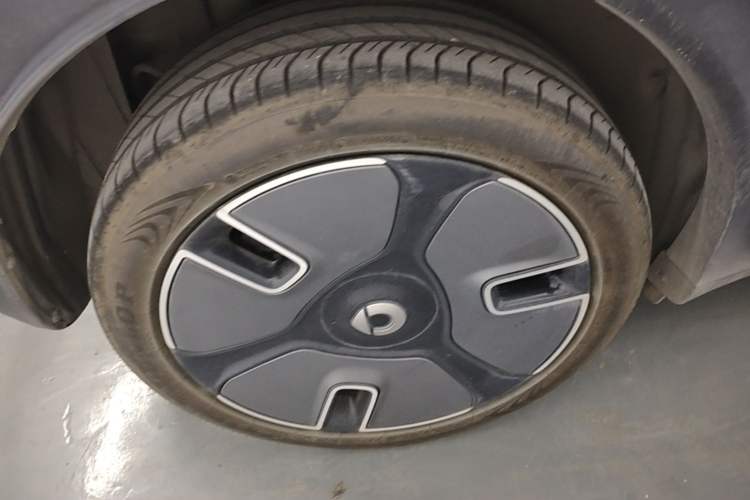 Used smart #1 2022 Premium Edition Right Rear Wheel Hub