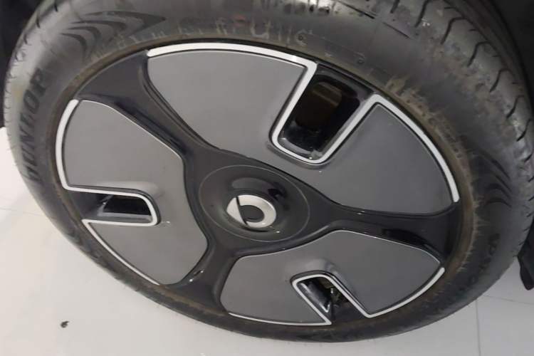 Used smart #1 2022 Premium Edition Right Rear Wheel Hub