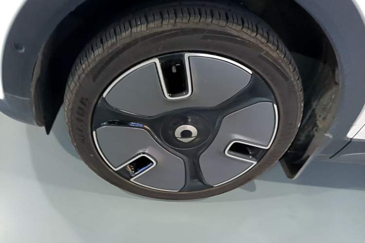 Used smart #1 2022 Premium Edition Left Front Wheel Hub