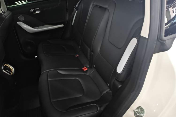 Used smart #1 2022 Pulse Heartbeat Edition Left Rear Seat