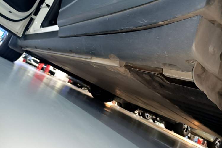 Used smart #1 2022 Premium Edition Left Side Sill