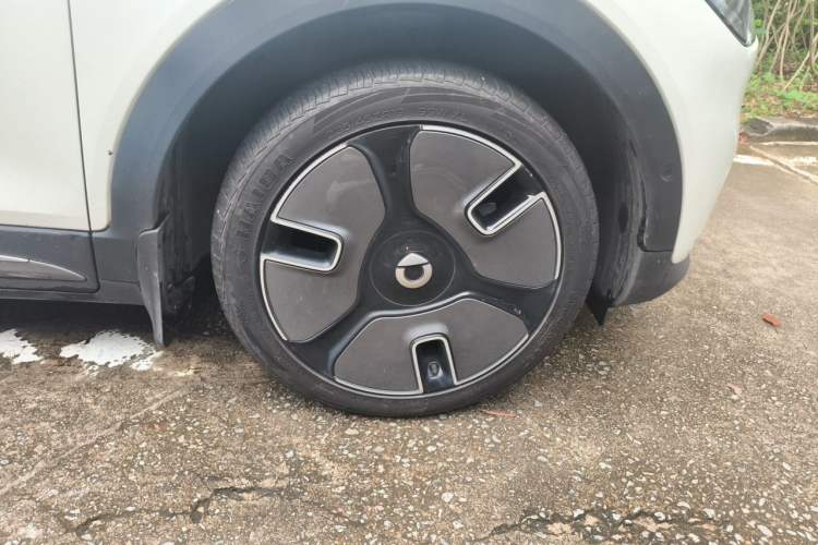 Used smart #1 2022 Premium Edition Right Front Wheel Hub