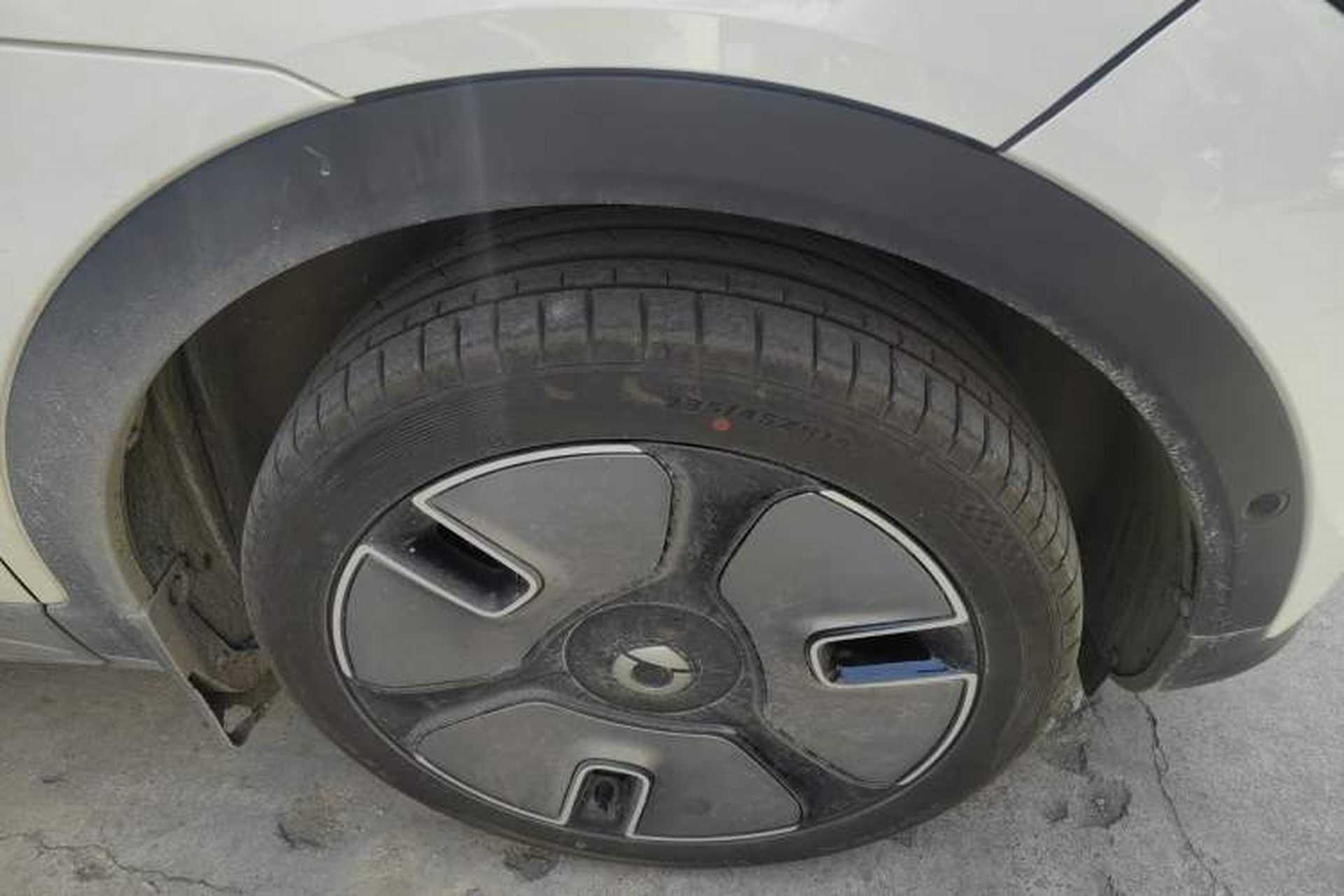 Used smart #1 2022 Premium Edition Right Front Wheel Hub