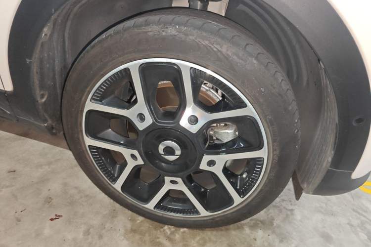 Used smart #1 2022 Pulse Heartbeat Edition Right Front Wheel Hub