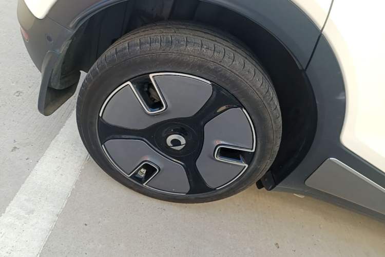 Used smart #1 2022 Premium Edition Right Rear Wheel Hub