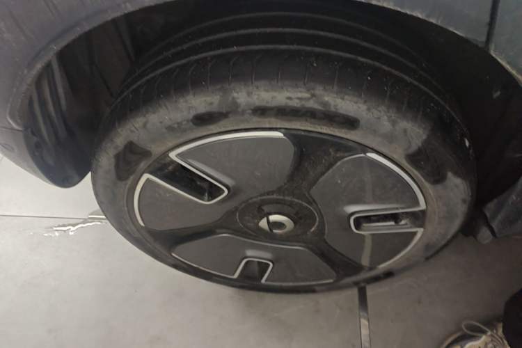Used smart #1 2022 Premium Edition Right Rear Wheel Hub