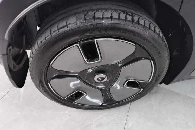 Used smart #1 2022 Premium Edition Right Rear Wheel Hub