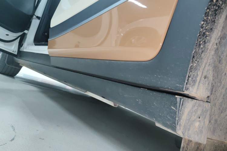 Used smart #1 2022 Premium Edition Left Side Sill