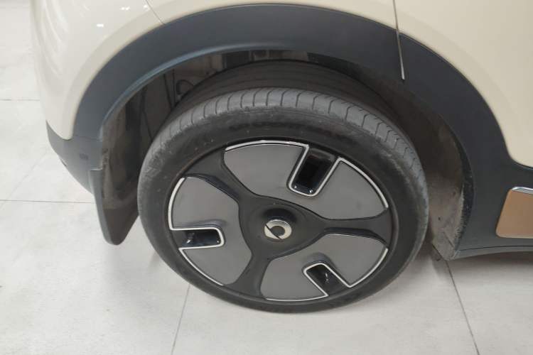 Used smart #1 2022 Premium Edition Right Rear Wheel Hub