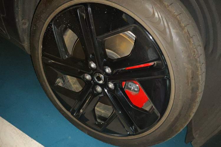 Used smart #1 2023 BRABUS Performance Edition Right Front Wheel Hub
