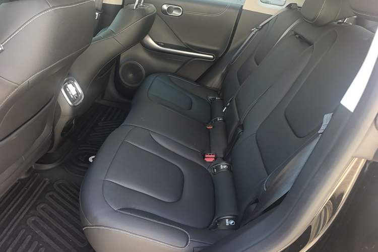 Used smart #1 2024 Dynamic Long-Range Edition Left Rear Seat