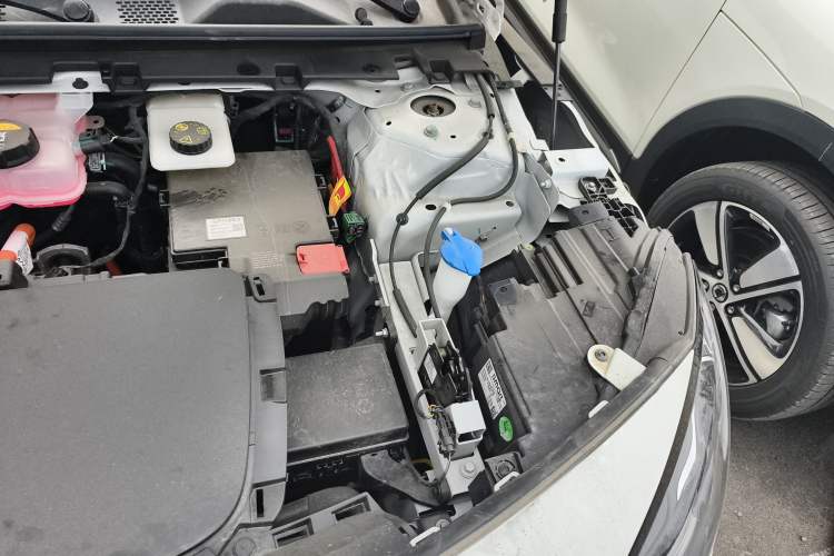 Used smart #1 2024 Premium Edition Engine Bay Left