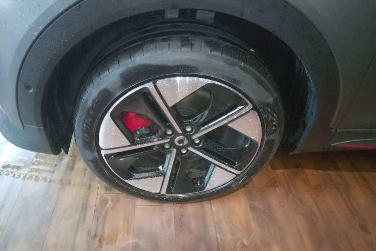 Used smart #1 2024 BRABUS Performance Edition Left Front Wheel Hub