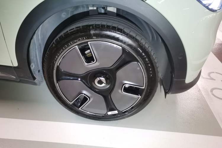 Used smart #1 2024 Premium Edition Right Front Wheel Hub