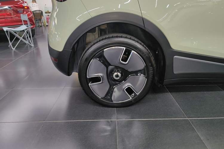 Used smart #1 2024 Premium Edition Right Rear Wheel Hub