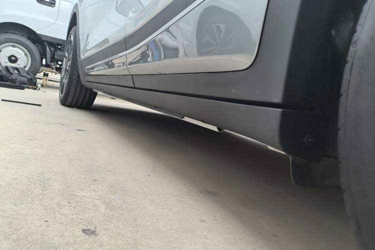 Used smart #1 2024 Premium Edition Left Side Sill