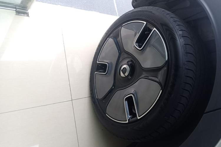 Used smart #1 2024 Premium Edition Right Rear Wheel Hub