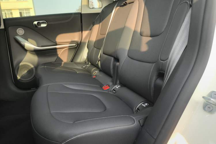 Used smart #1 2024 Dynamic Long-Range Edition Left Rear Seat