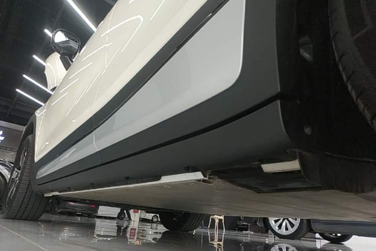 Used smart #1 2024 Dynamic Standard Edition Left Side Sill