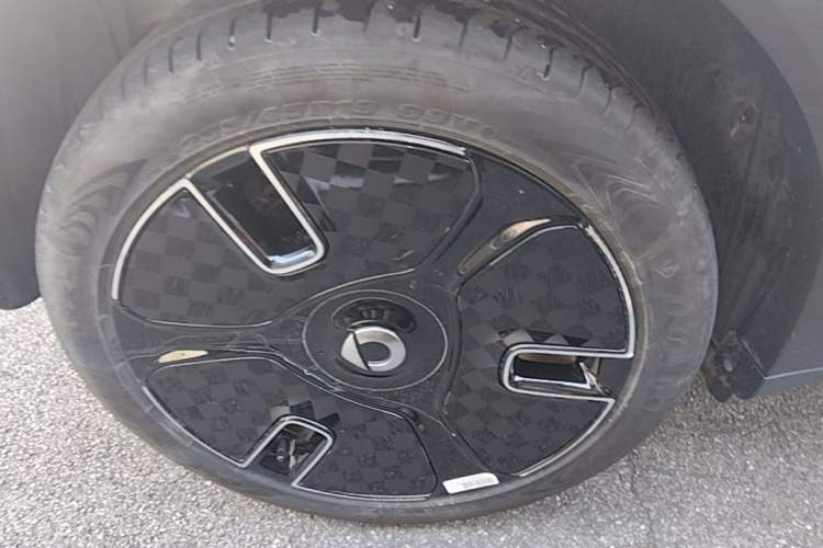 Used smart #1 2024 Platinum Edition Right Rear Wheel Hub