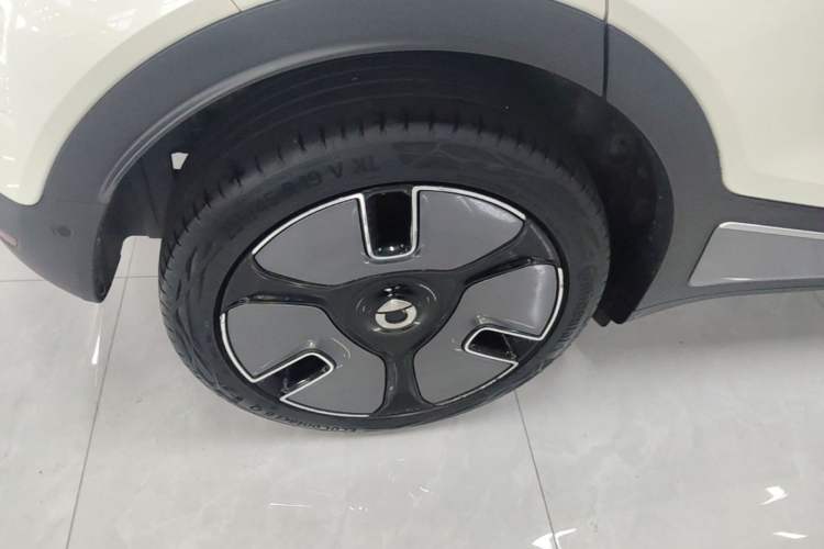 Used smart #1 2024 Premium Edition Right Rear Wheel Hub