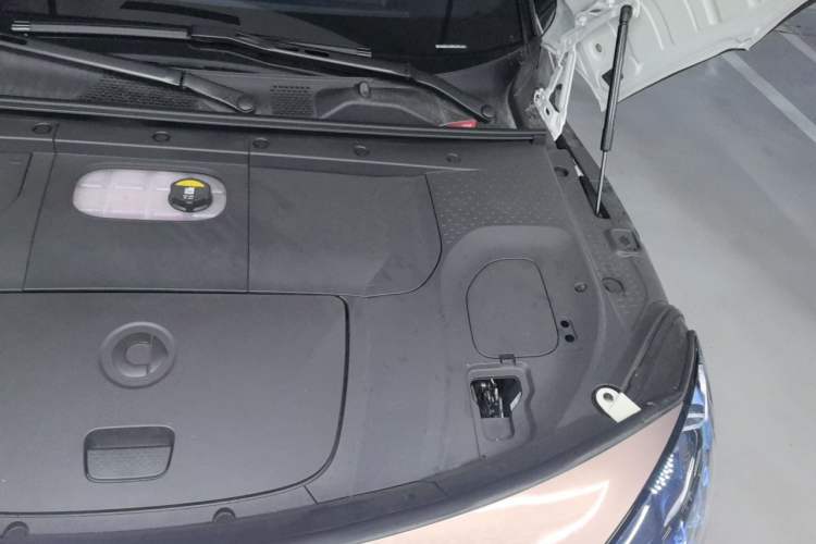 Used smart #1 2024 Premium Edition Engine Bay Left