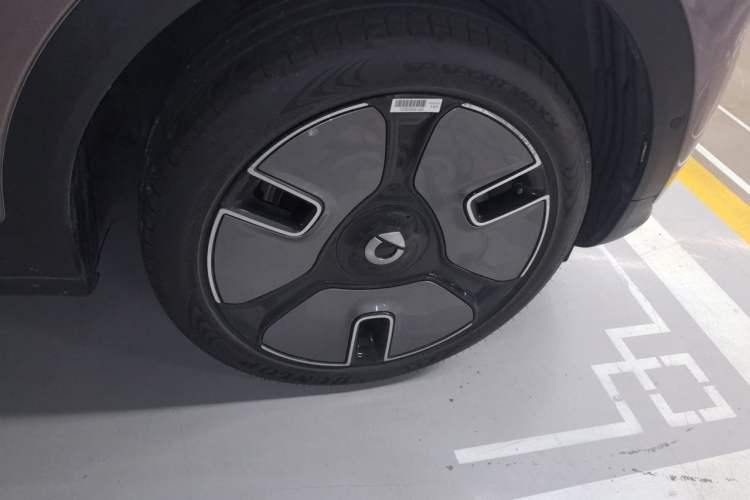 Used smart #1 2024 Premium Edition Right Front Wheel Hub