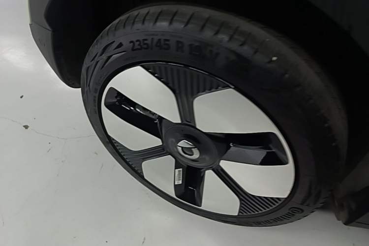 Used smart #1 2026 Dynamic New Luxury Edition Right Rear Wheel Hub