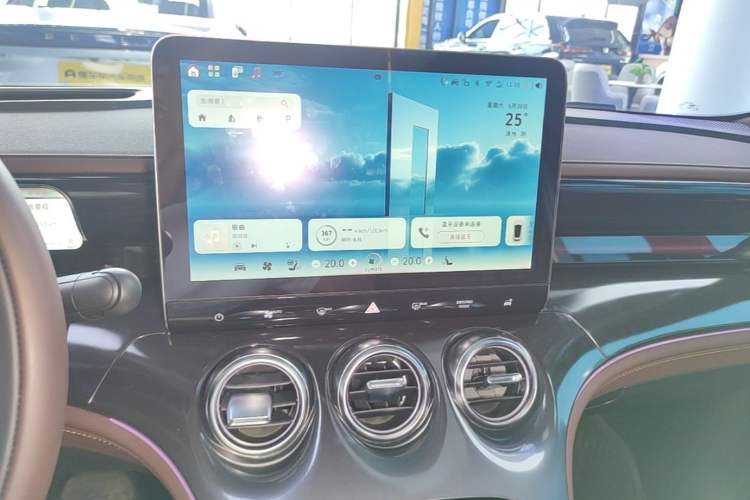 Used smart #3 2024 Dynamic All-Wheel Drive Edition Audio And AC Panel