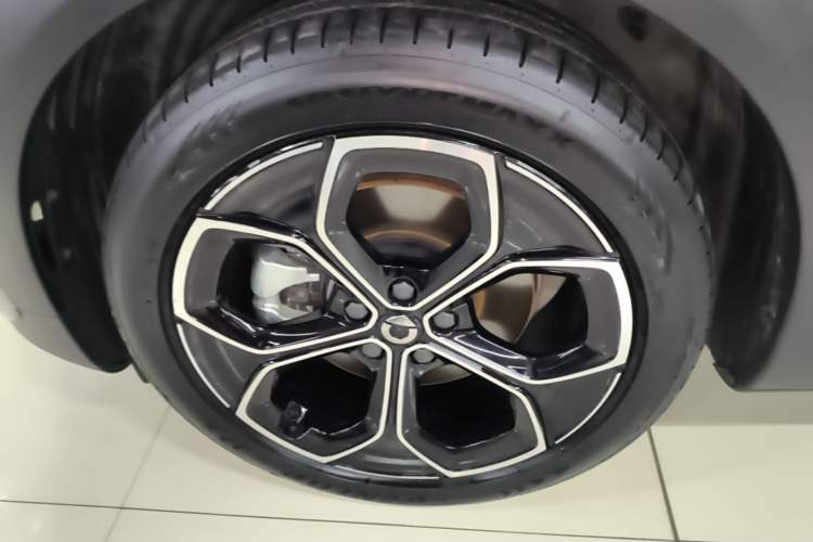 Used smart #3 2024 Dynamic Long-Range Edition Left Front Wheel Hub