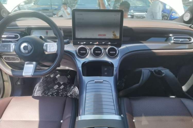 Used smart #3 2024 Dynamic All-Wheel Drive Edition Audio And AC Panel