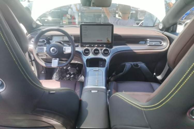 Used smart #3 2024 Dynamic All-Wheel Drive Edition Center Console