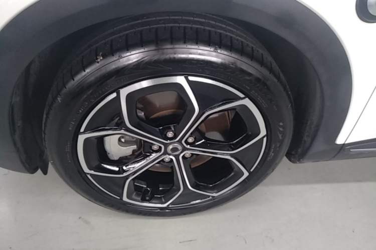 Used smart #3 2024 Dynamic All-Wheel Drive Edition Left Front Wheel Hub