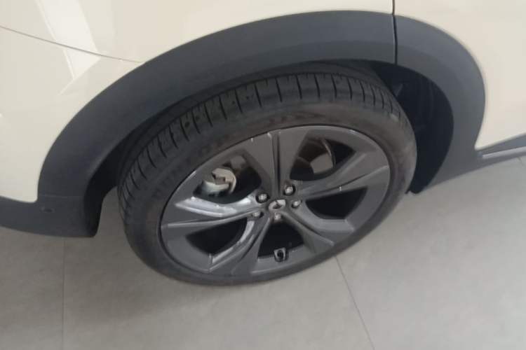 Used smart #3 2024 Dynamic All-Wheel Drive Edition Right Rear Wheel Hub