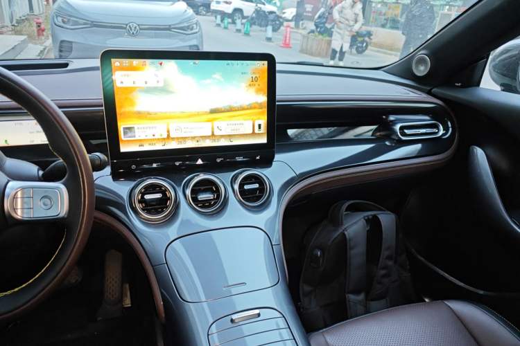 Used smart #3 2024 Dynamic All-Wheel Drive Edition Audio And AC Panel