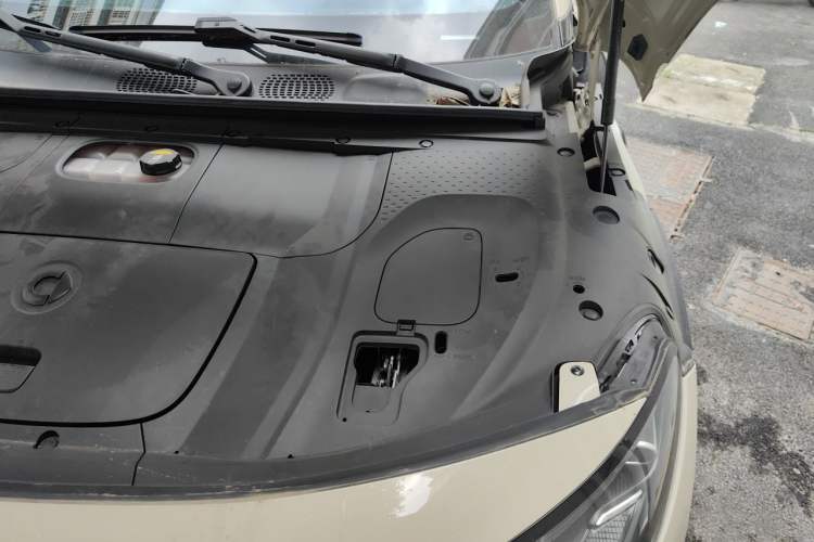 Used smart #3 2024 Dynamic All-Wheel Drive Edition Engine Bay Left