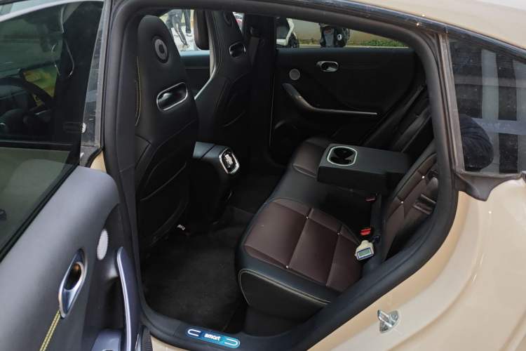 Used smart #3 2024 Dynamic All-Wheel Drive Edition Interior 4