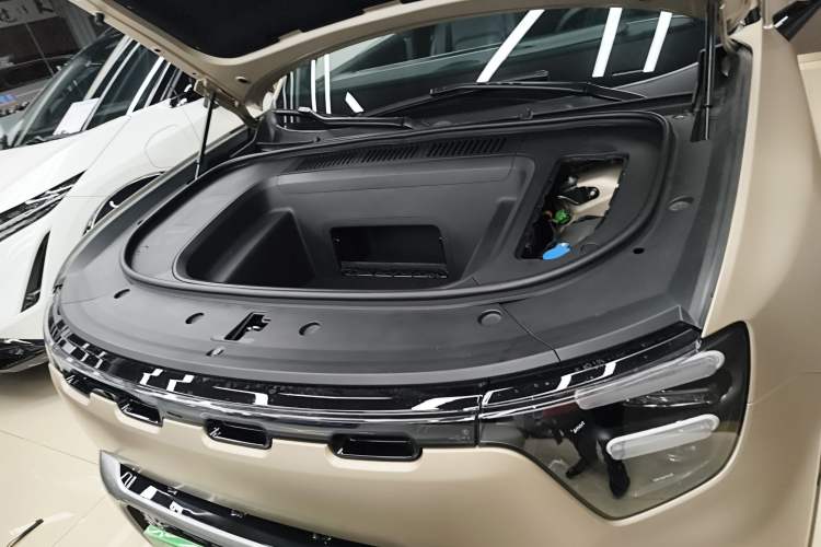 Used smart #5 2024 Long-Range Journey Luxury Edition Engine Bay