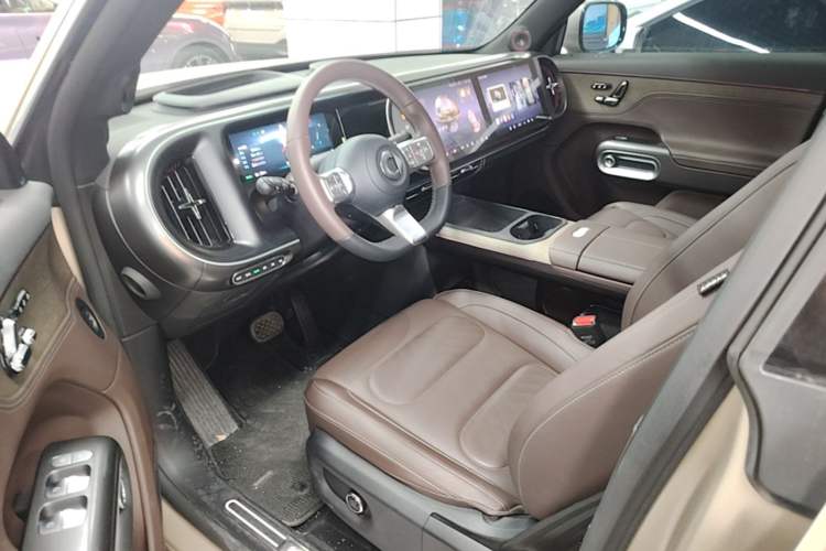 Used smart #5 2024 Long-Range Journey Luxury Edition Left Front Seat