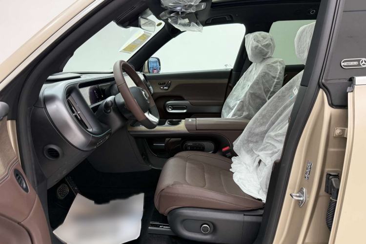 Used smart #5 2024 Long-Range Journey Luxury Edition Left Front Seat