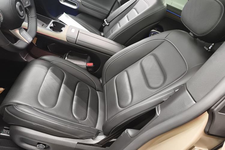 Used smart #5 2024 Long-Range Journey Luxury Edition Left Front Seat
