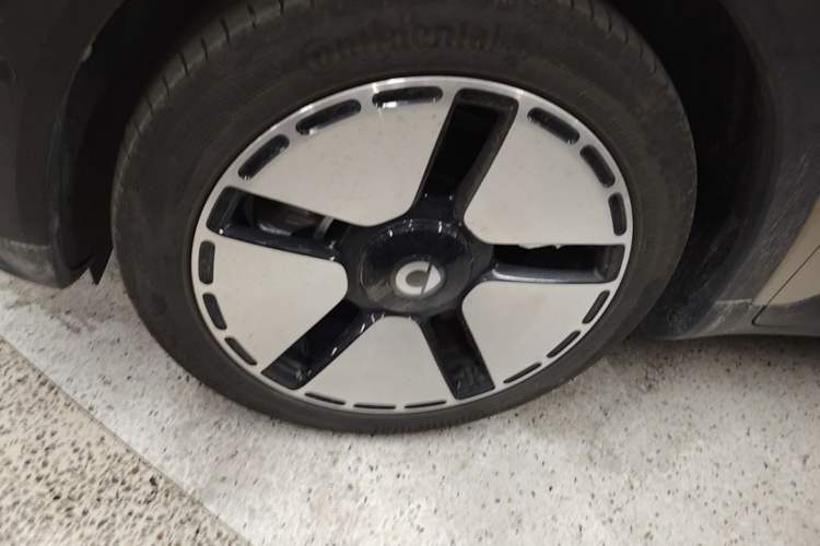 Used smart #5 2024 Long-Range Journey Luxury Edition Left Front Wheel Hub