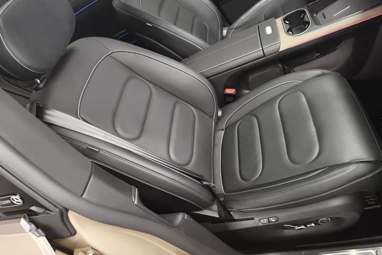 Used smart #5 2024 Long-Range Journey Luxury Edition Right Front Seat