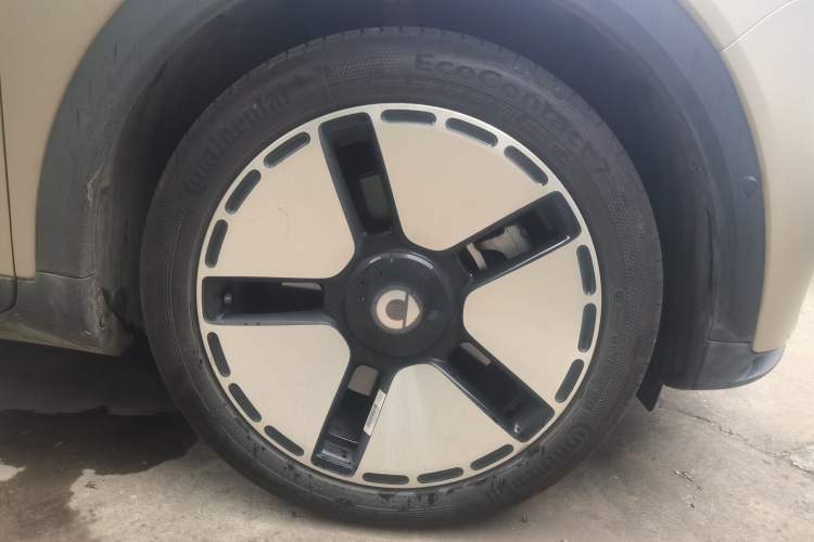 Used smart #5 2024 Long-Range Journey Luxury Edition Right Front Wheel Hub