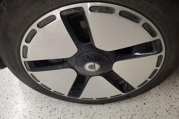 Used smart #5 2024 Long-Range Journey Luxury Edition Right Rear Wheel Hub