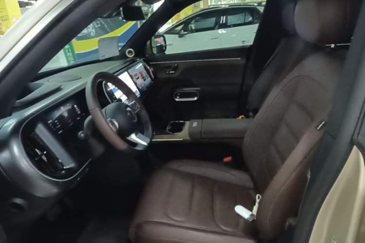 Used smart #5 2024 Long-Range Journey Luxury Edition Left Front Seat